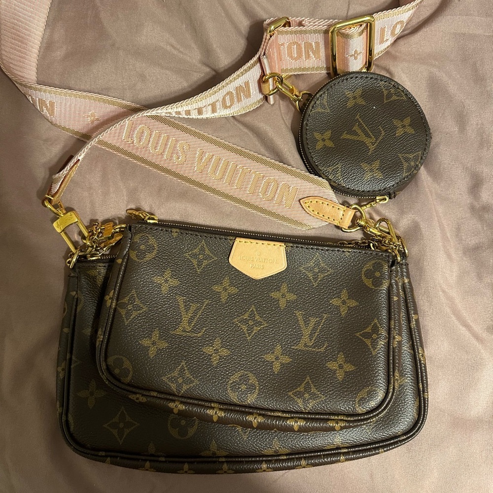 LouiVuitton Cross Over Bag, Small change purchase double bag